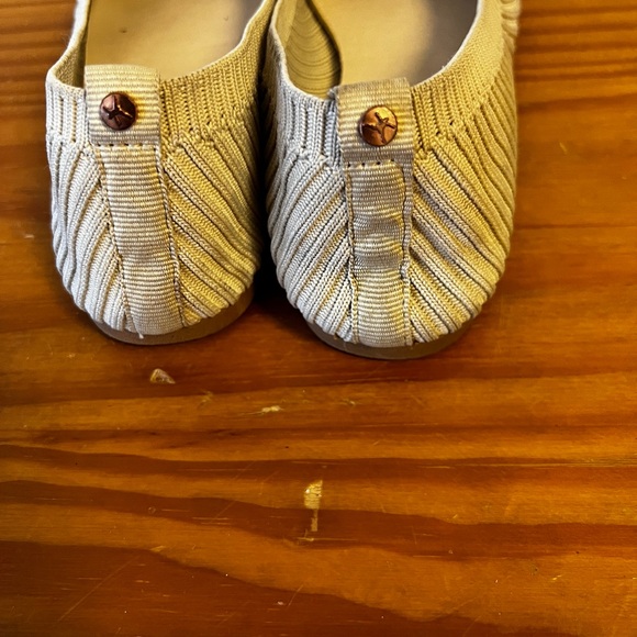Danskin Cream Elastic Ribbed Ballet Flats - Picture 2 of 9